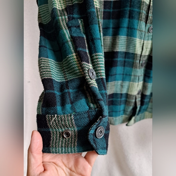 Men's Old Mill Thick Button Up Green and Blue Plaid Jacket - Picture 4 of 13